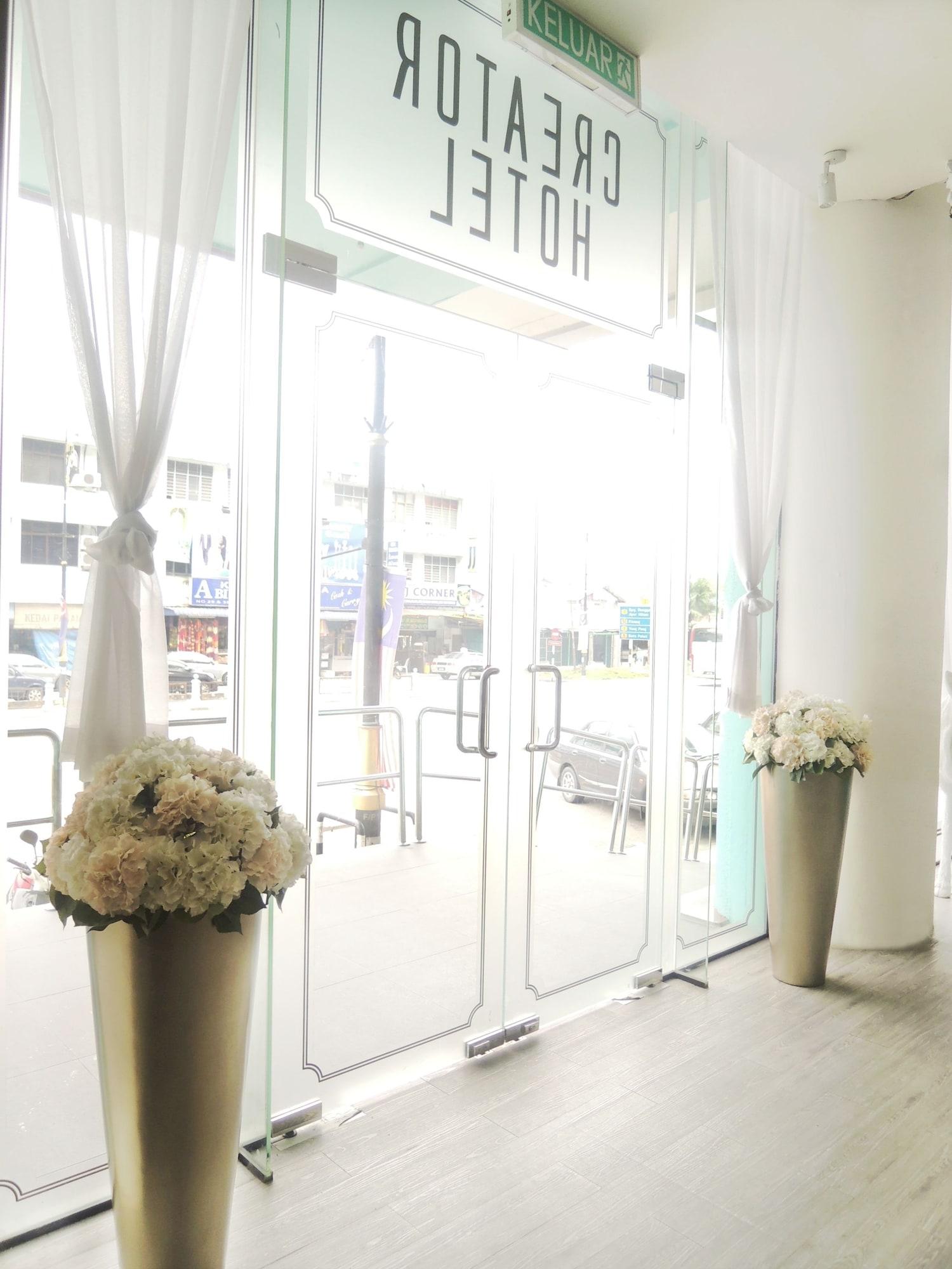 Creator Hotel Kulai Buitenkant foto